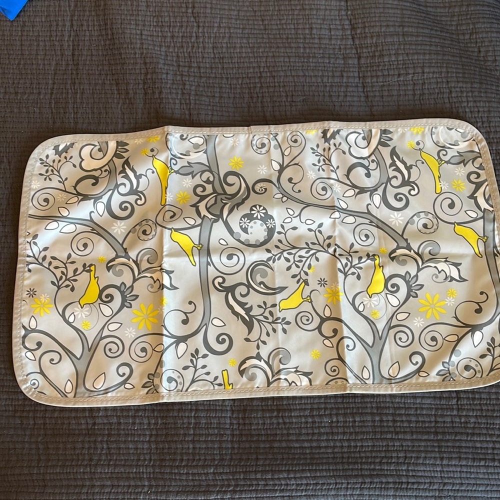Ju-Ju-Be Light Changing Pad - Pretty Tweet